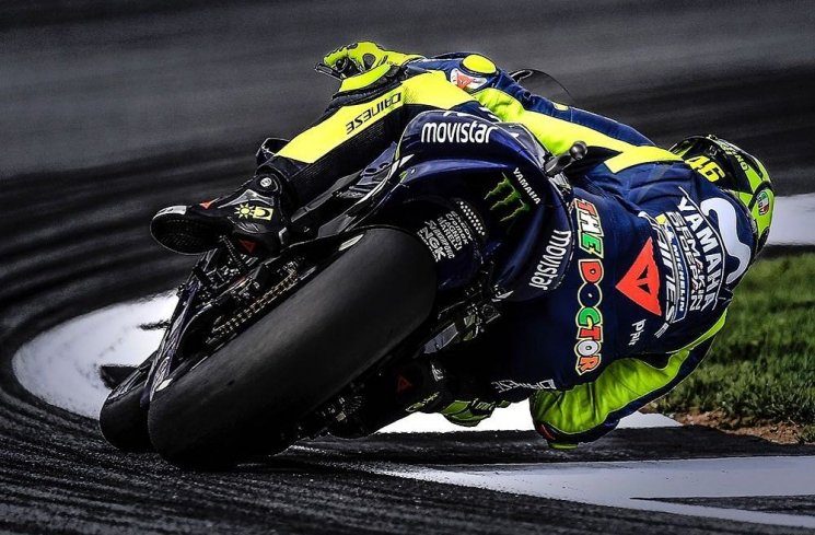 Valentino Rossi Saat Sesi Latihan Bebas di Sirkuit Silverstone MotoGP Inggris. (Instagram/@valeyellow46)