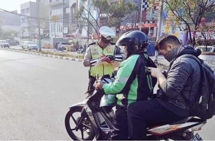 Kena sial gara-gara penumpang.
