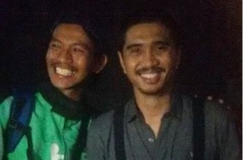 5 Ojol Ini Beruntung Bisa Foto Bareng Artis