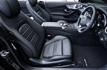 Tips Unik Usir Kecoak dari Kabbin Mobil, Modal Bahan Dapur Saja Nih!