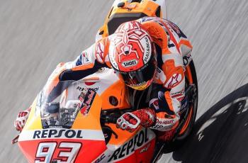 Ditikung di Lap Terakhir, Marquez: Dovizioso Main-main Dengan Saya