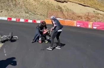 Bahaya Tapi Seru, Ini Gaya Bercanda Pembalap MotoGP yang Tidak Untuk Ditiru