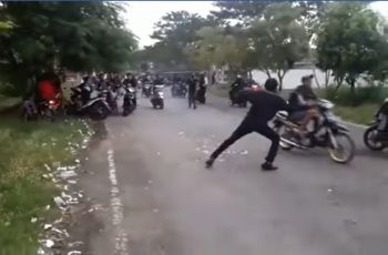 Mirip Polisi India, Cara Usir Balap Liar Ini Bikin Kocar-kacir Pemotor