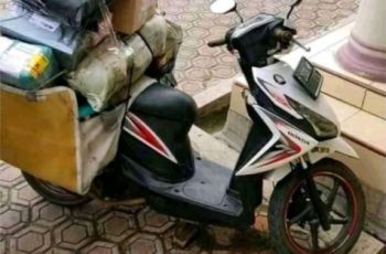 Kena Apes Saat Motor Ditinggal Salat, Curhatan Kurir Paket Ini Bikin Nyesek